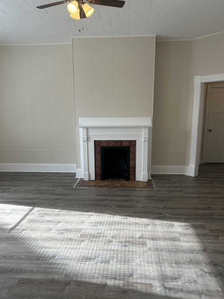 422 Maple Ave #1 - Photo 4 of 17