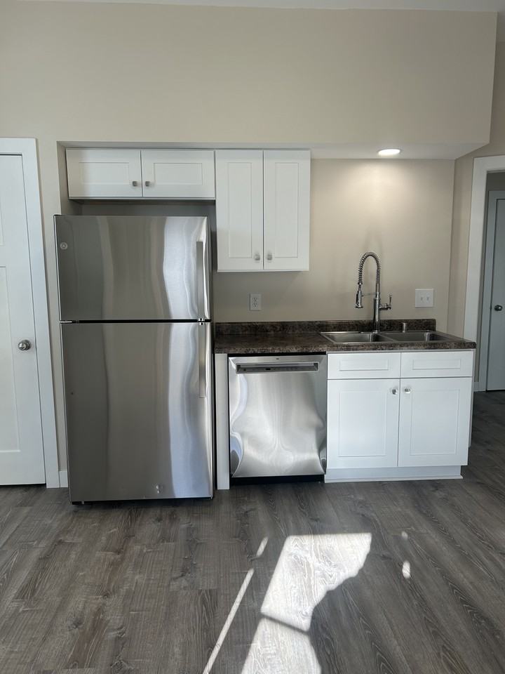 422 Maple Ave #1 - Photo 7 of 17