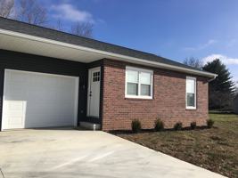 featured image of 3 Amos Dr #3