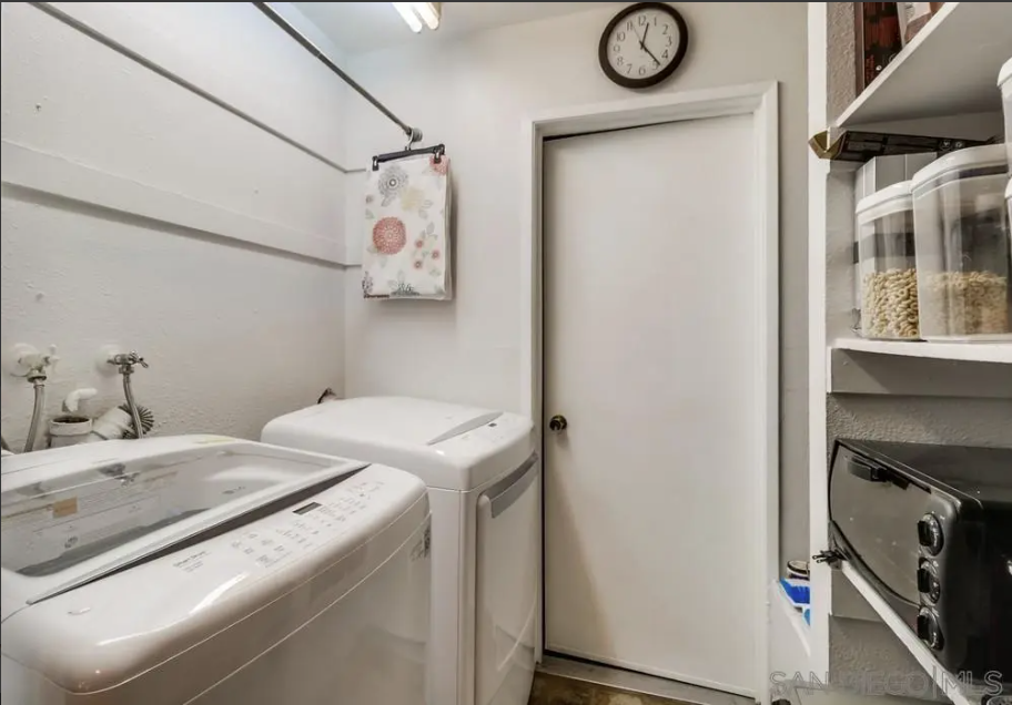 623 Beyer Way #901 - Photo 5 of 8