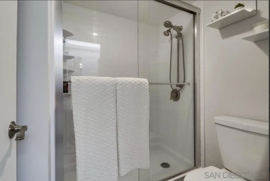 623 Beyer Way #901 - Photo 7 of 8