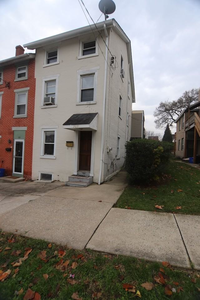 309 E 6th Ave #NA - Photo 5 of 24