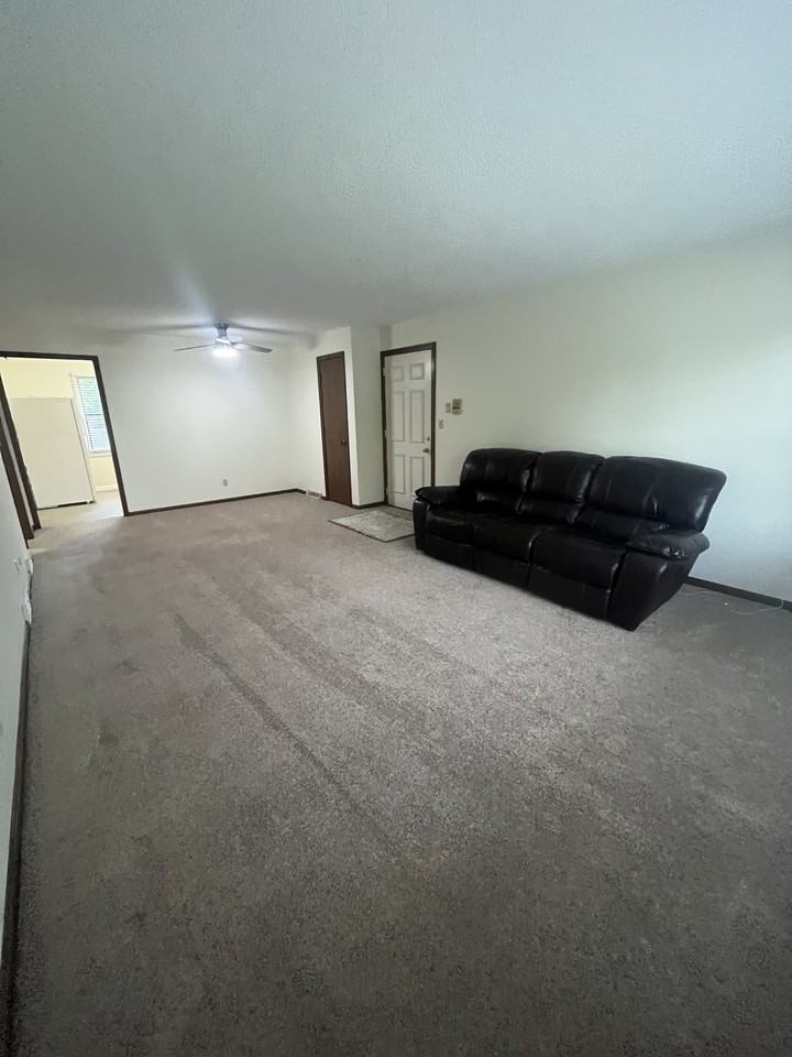 8425 Colwyn Ct #3 - Photo 4 of 12