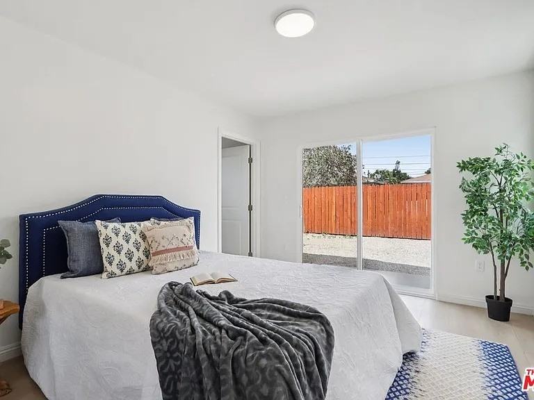 1677 E 111th St #NA - Photo 5 of 33