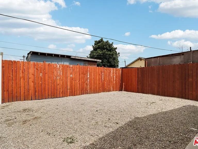 1677 E 111th St #NA - Photo 6 of 33