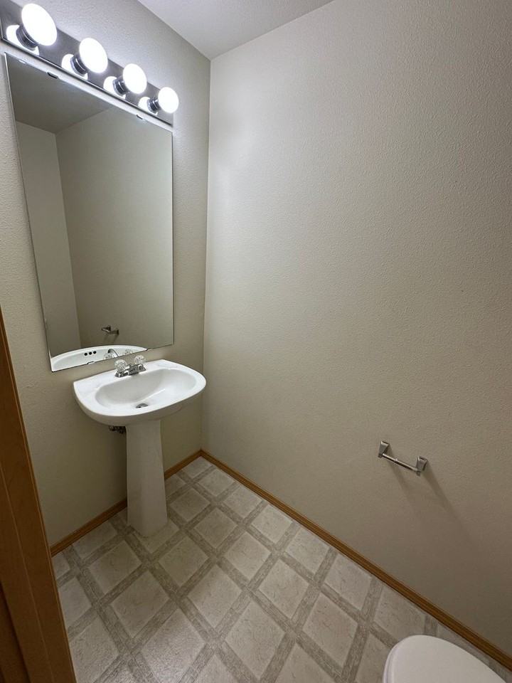 2565 Evans Ct - Photo 6 of 19