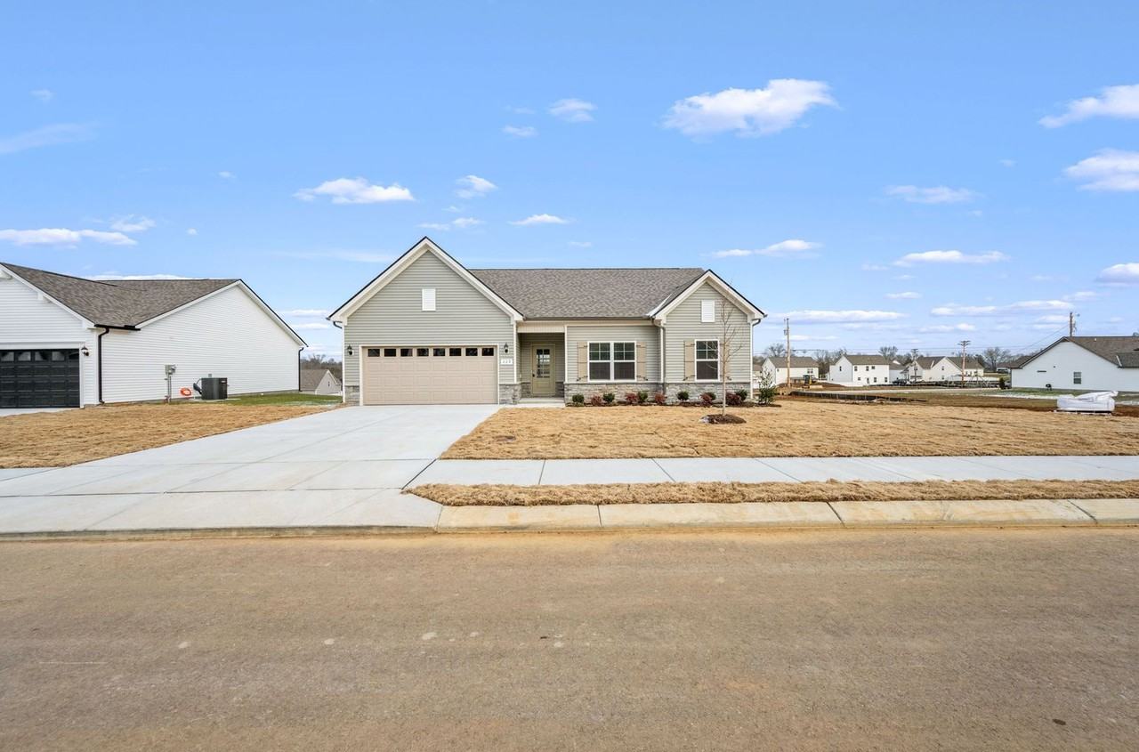 229 Republic St - Photo 3 of 31