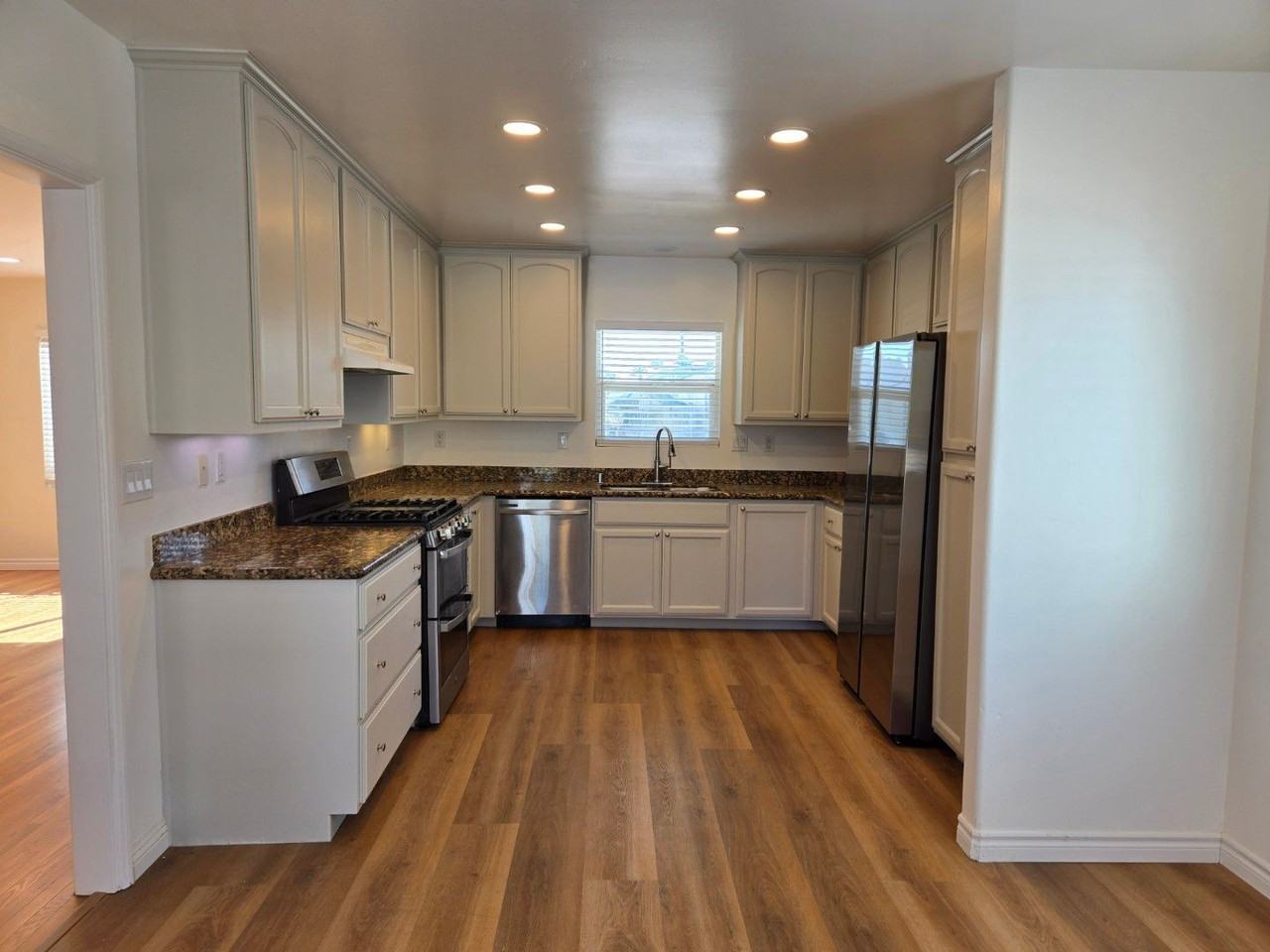 6230 Rose St - Photo 3 of 21