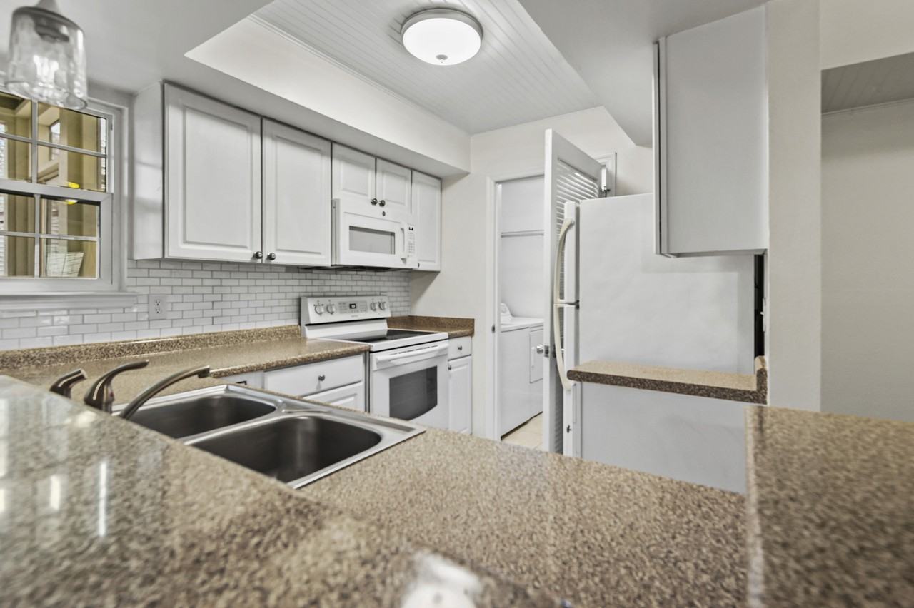 1878 Montclair Drive - 1Unit B #1 - Photo 7 of 24