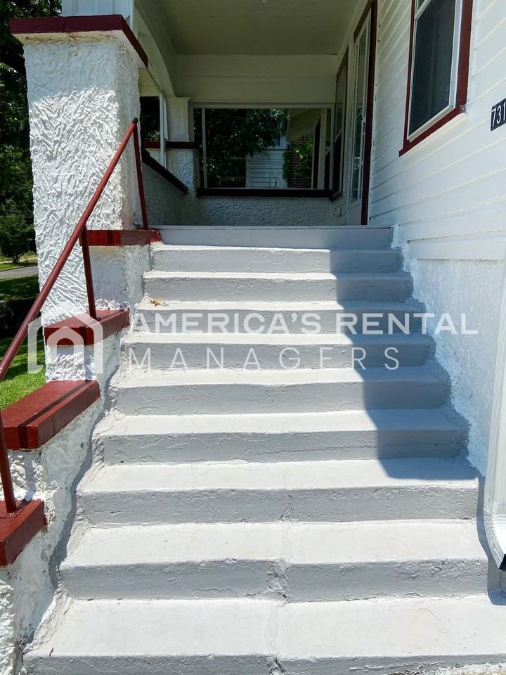 731 81st St S - Photo 4 of 19