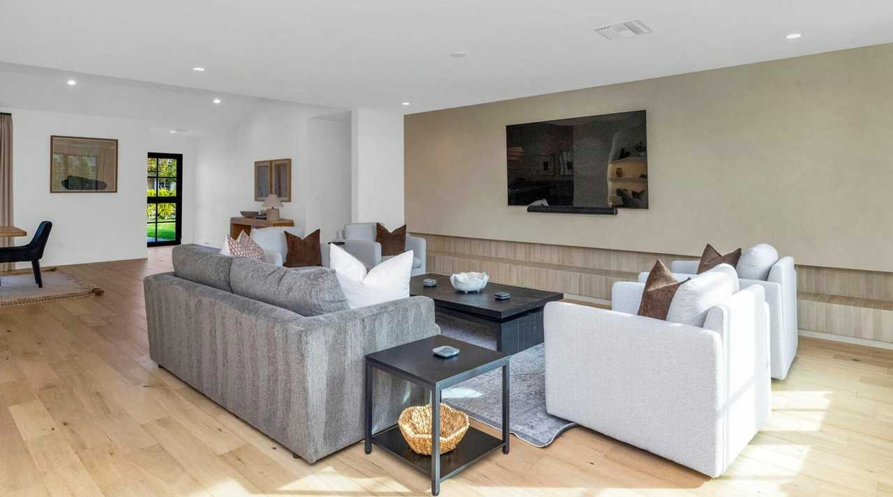 6039 E Calle Camelia - Photo 7 of 32