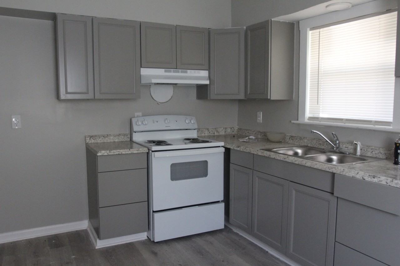 S Skylane Dr #1 - Photo 3 of 7