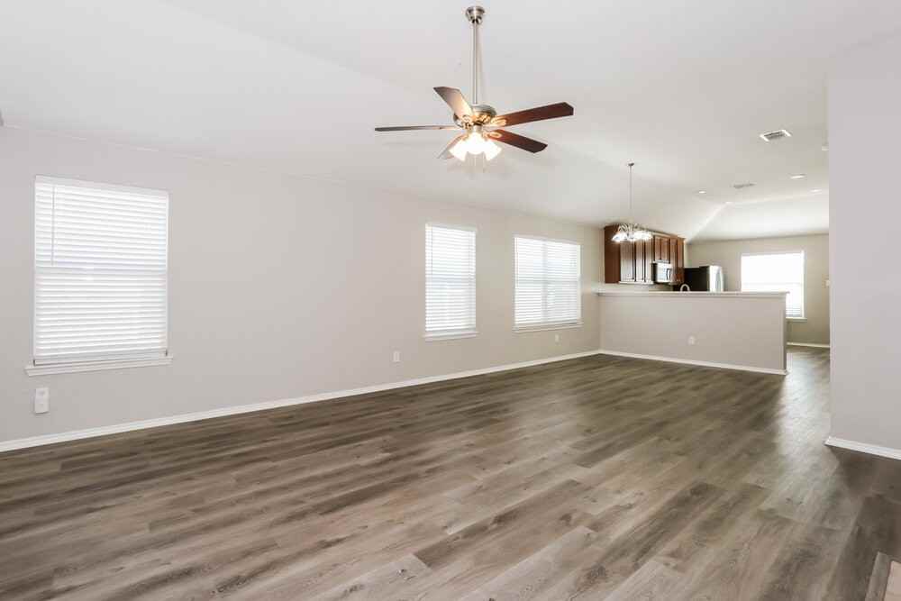 1205 Artesia Dr - Photo 4 of 16