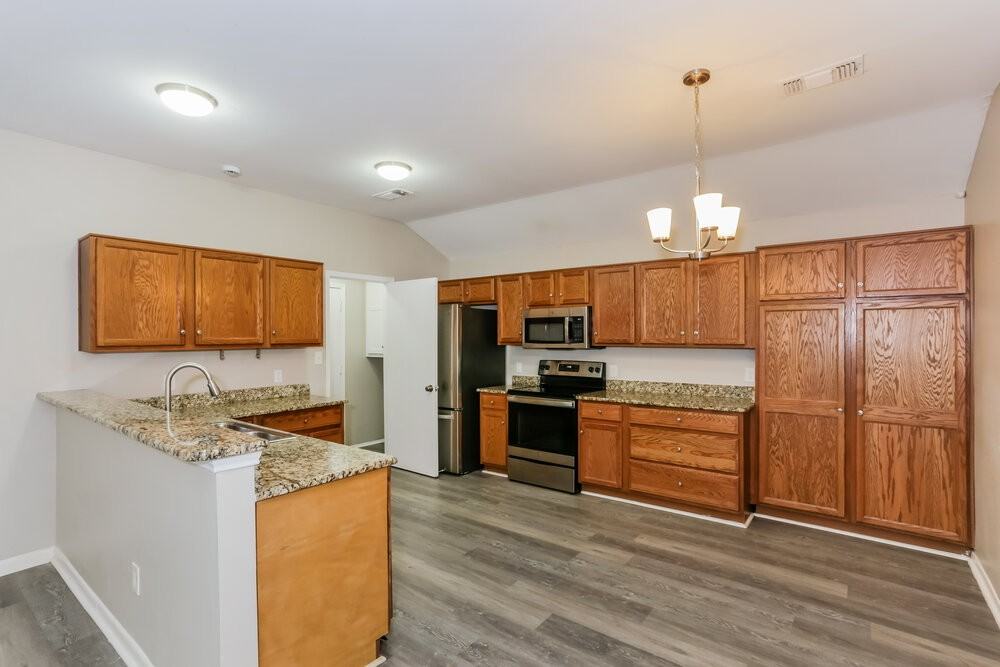 825 Cruise St - Photo 7 of 16