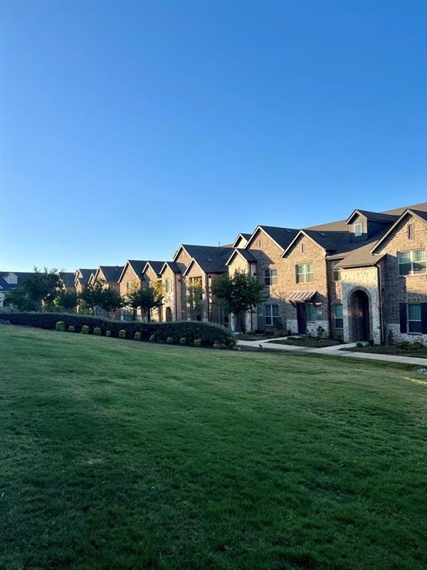 608 Ballustrade Dr - Photo 2 of 12