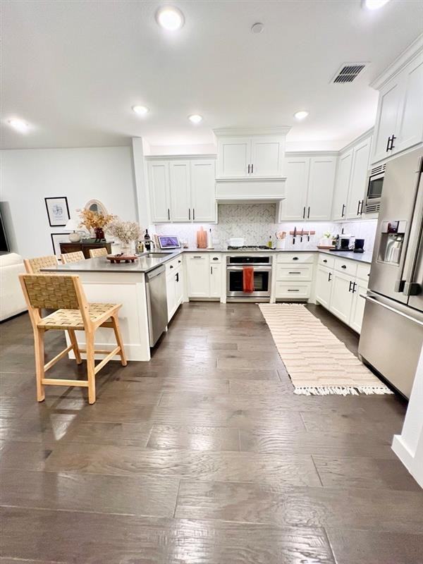 608 Ballustrade Dr - Photo 3 of 12