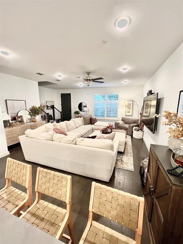 608 Ballustrade Dr - Photo 4 of 12