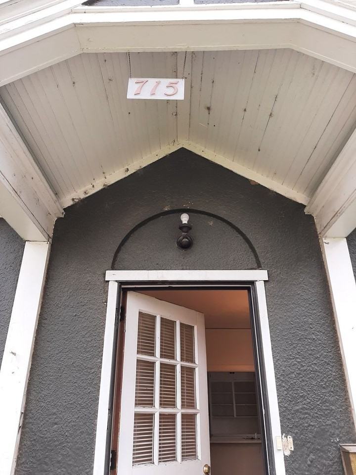 715 16th St - Photo 5 of 25