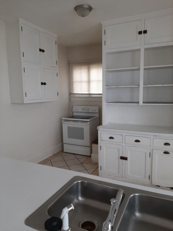 715 16th St - Photo 6 of 25