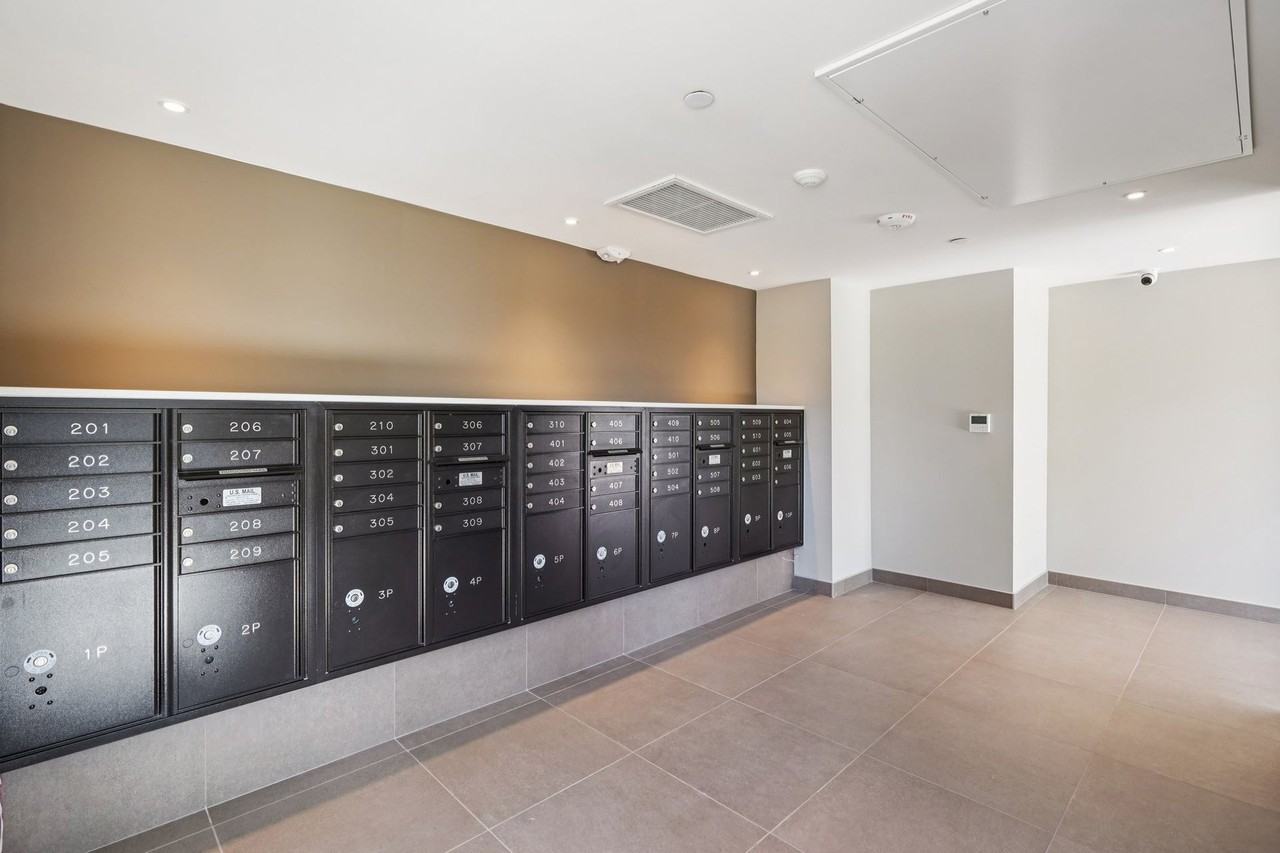 10431 SM — Modern Luxury Living in Century City - Photo 6 of 50