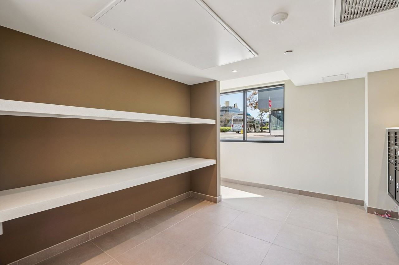 10431 SM — Modern Luxury Living in Century City - Photo 7 of 50