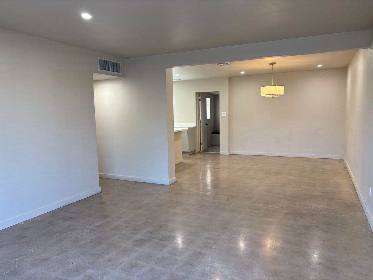 6534 E 12th St - Photo 3 of 16