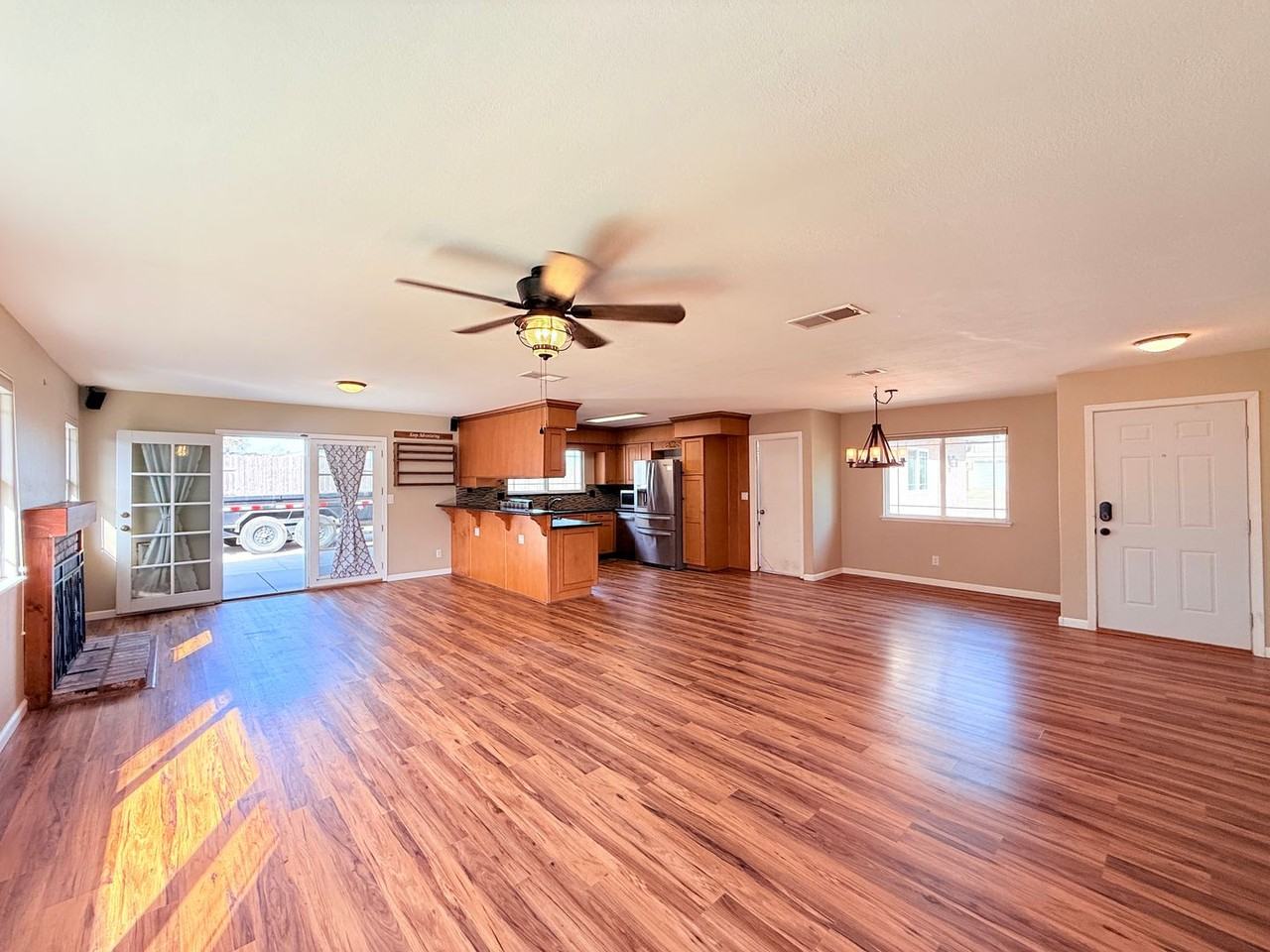 4031 Hillview Rd - Photo 3 of 42