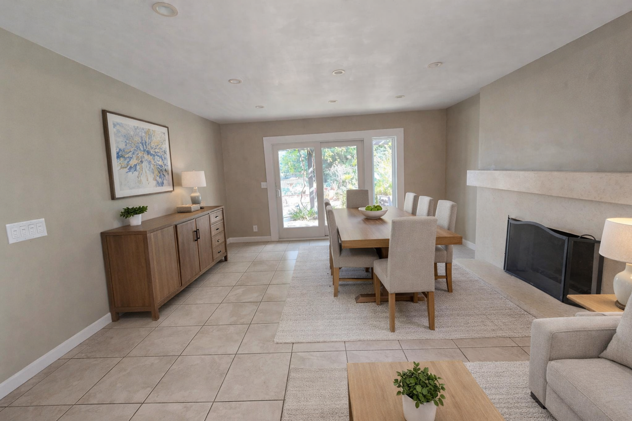 1118 Marina Cir - Photo 5 of 25