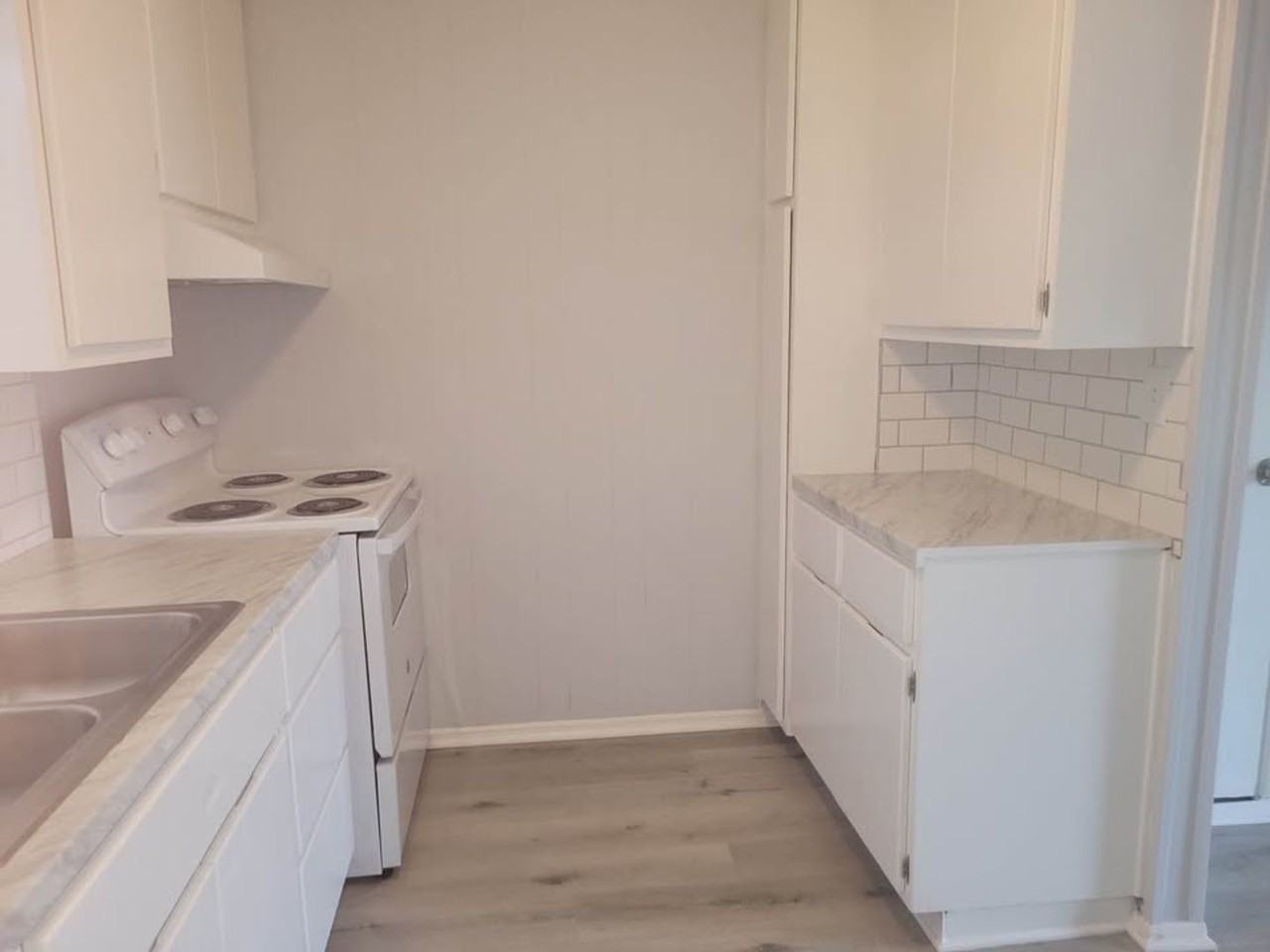 5805 Cherry St - Photo 2 of 7