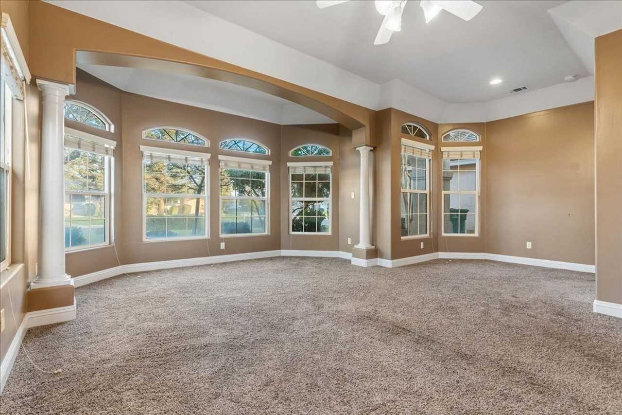 1933 Kellie Marie St - Photo 7 of 43