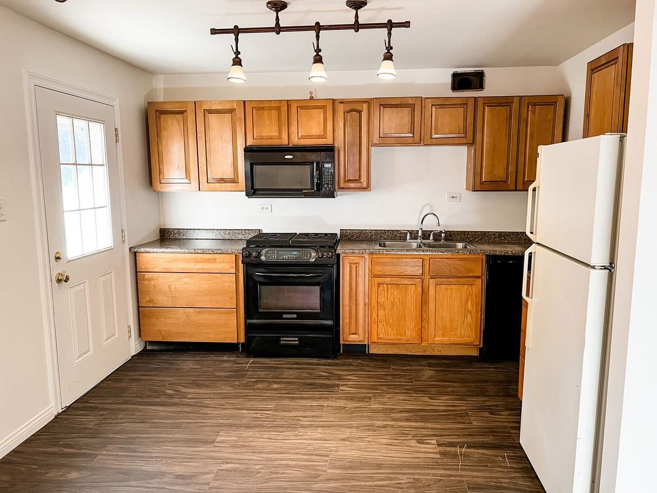 3217 Niagara St - Photo 3 of 22