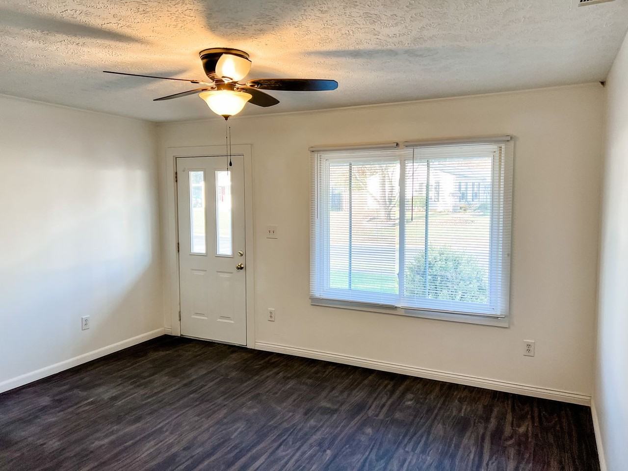 3217 Niagara St - Photo 5 of 22