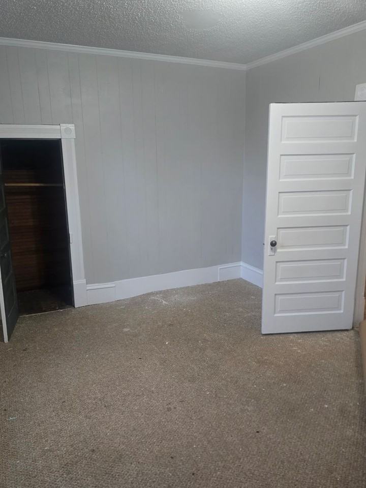 30 S 8th Ave - Photo 2 of 11