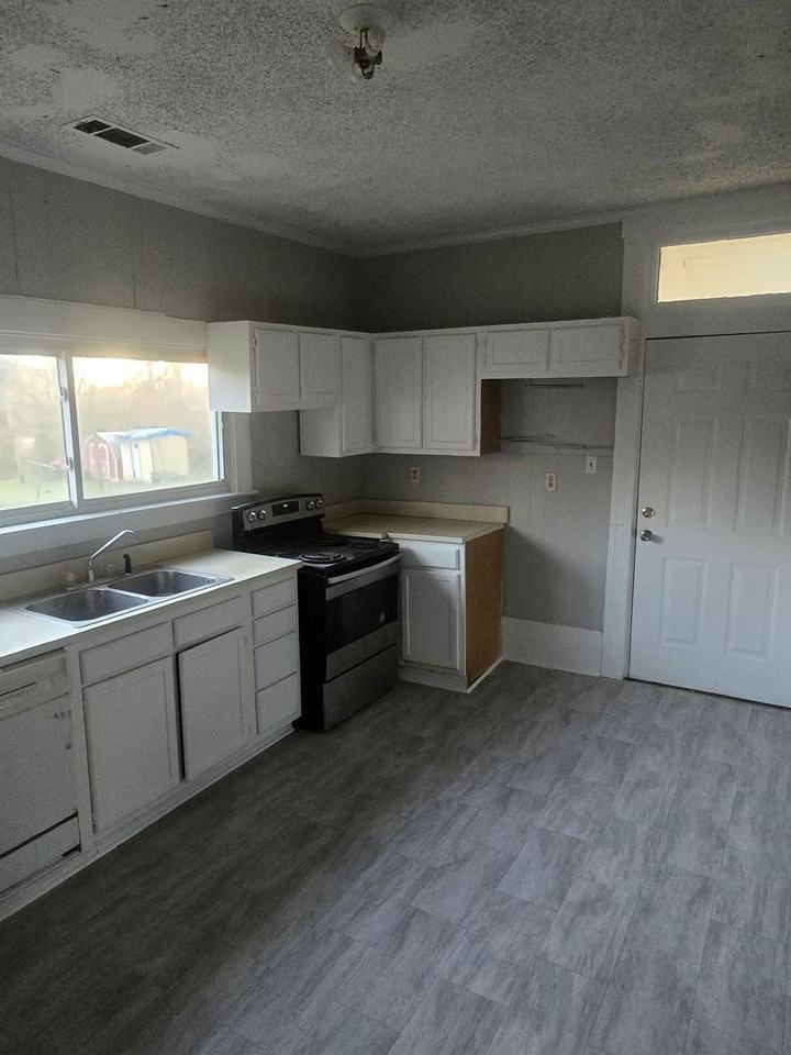 30 S 8th Ave - Photo 7 of 11