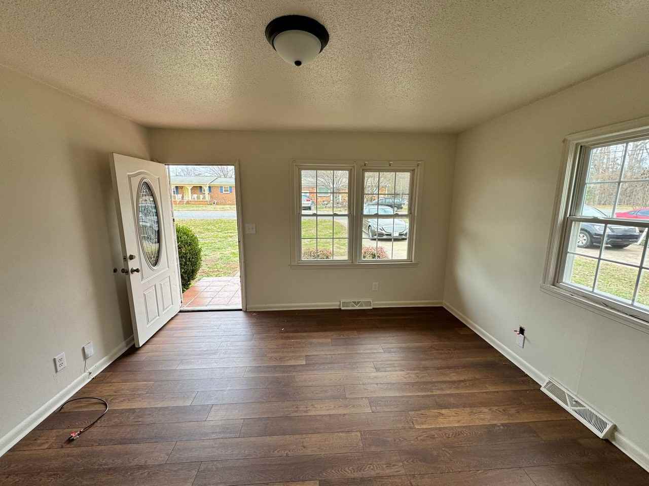 516 Monroe St - Photo 3 of 22