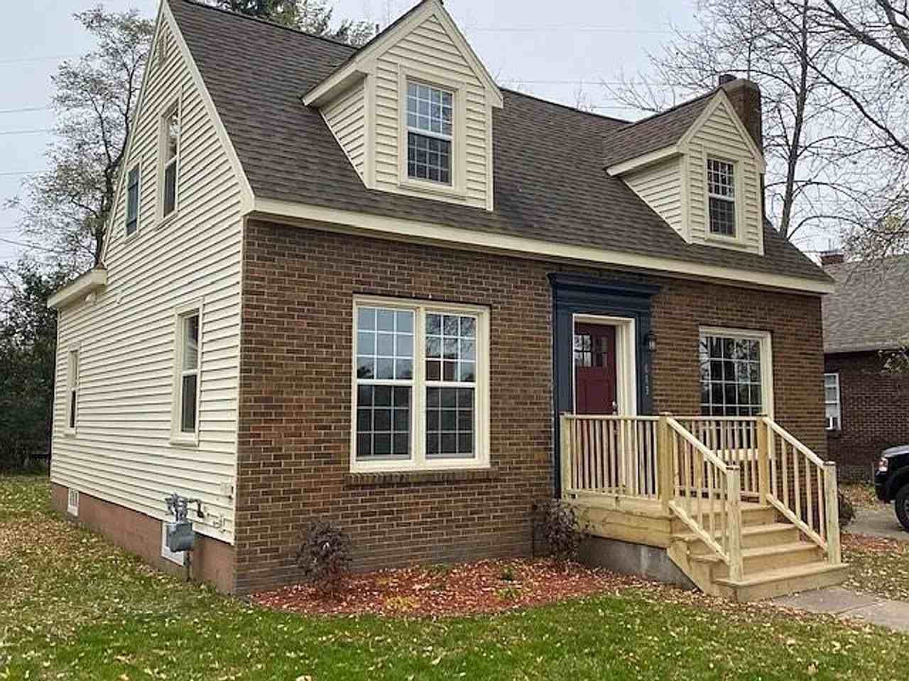 613 Floral Ave - Photo 2 of 26