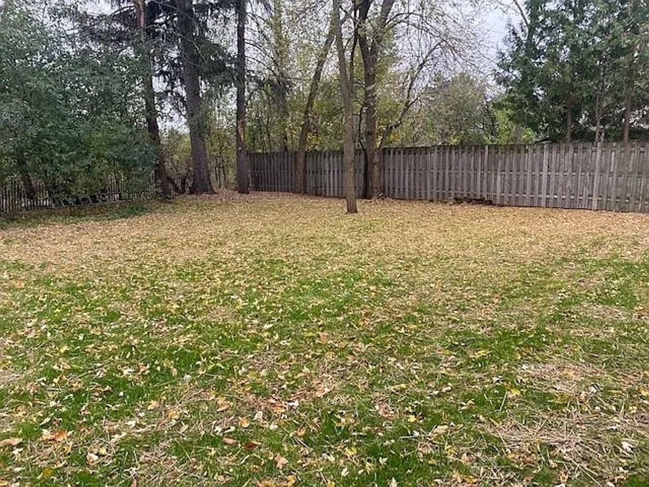 613 Floral Ave - Photo 4 of 26