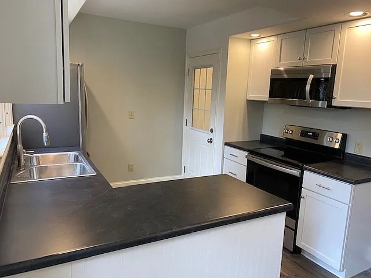 613 Floral Ave - Photo 6 of 26