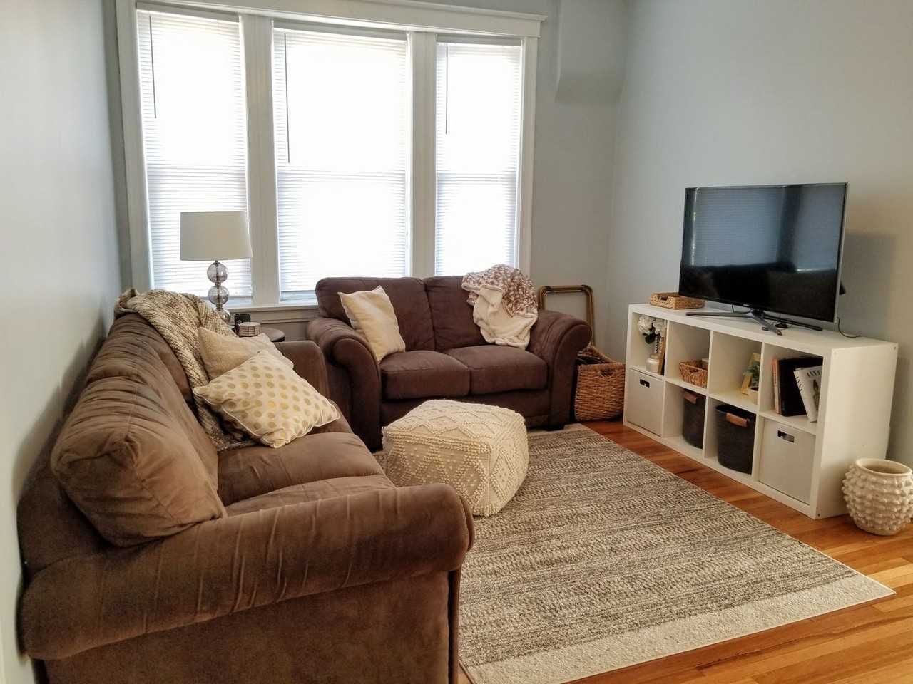 901 N Leavitt St - Photo 3 of 15