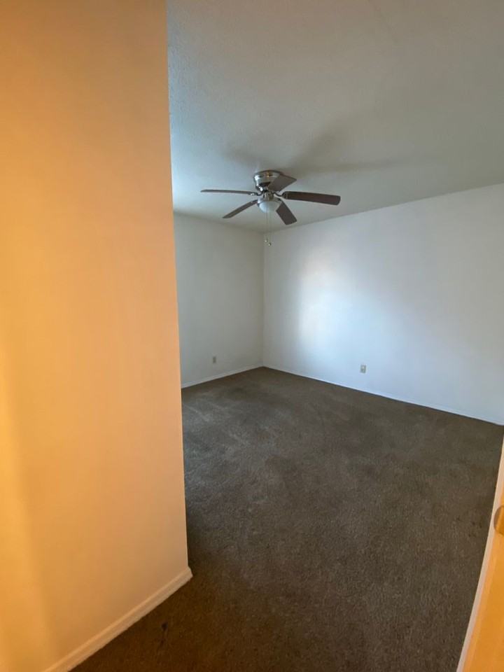 110 W Penning Ave - Photo 2 of 6