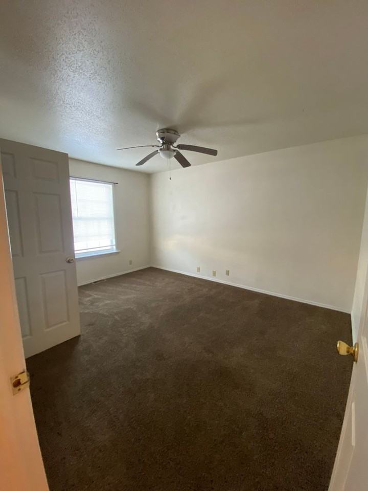 110 W Penning Ave - Photo 5 of 6