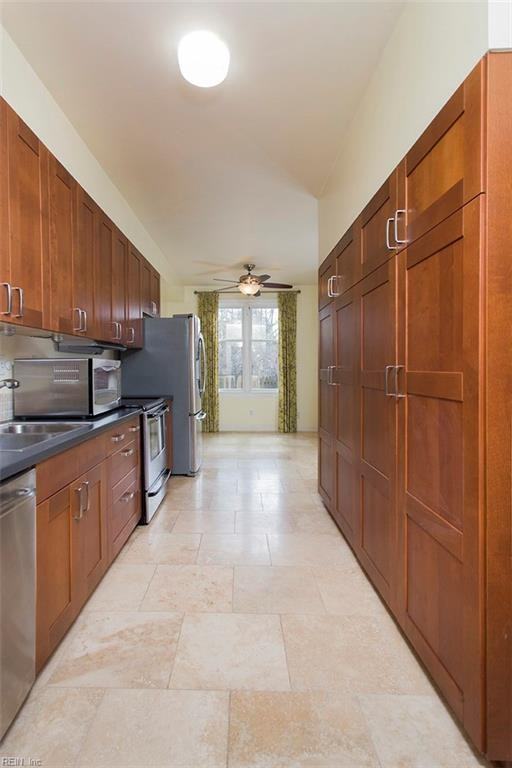 431 W Princess Anne Rd #1 - Photo 5 of 10