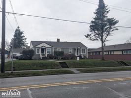 featured image of 2132 Porter St