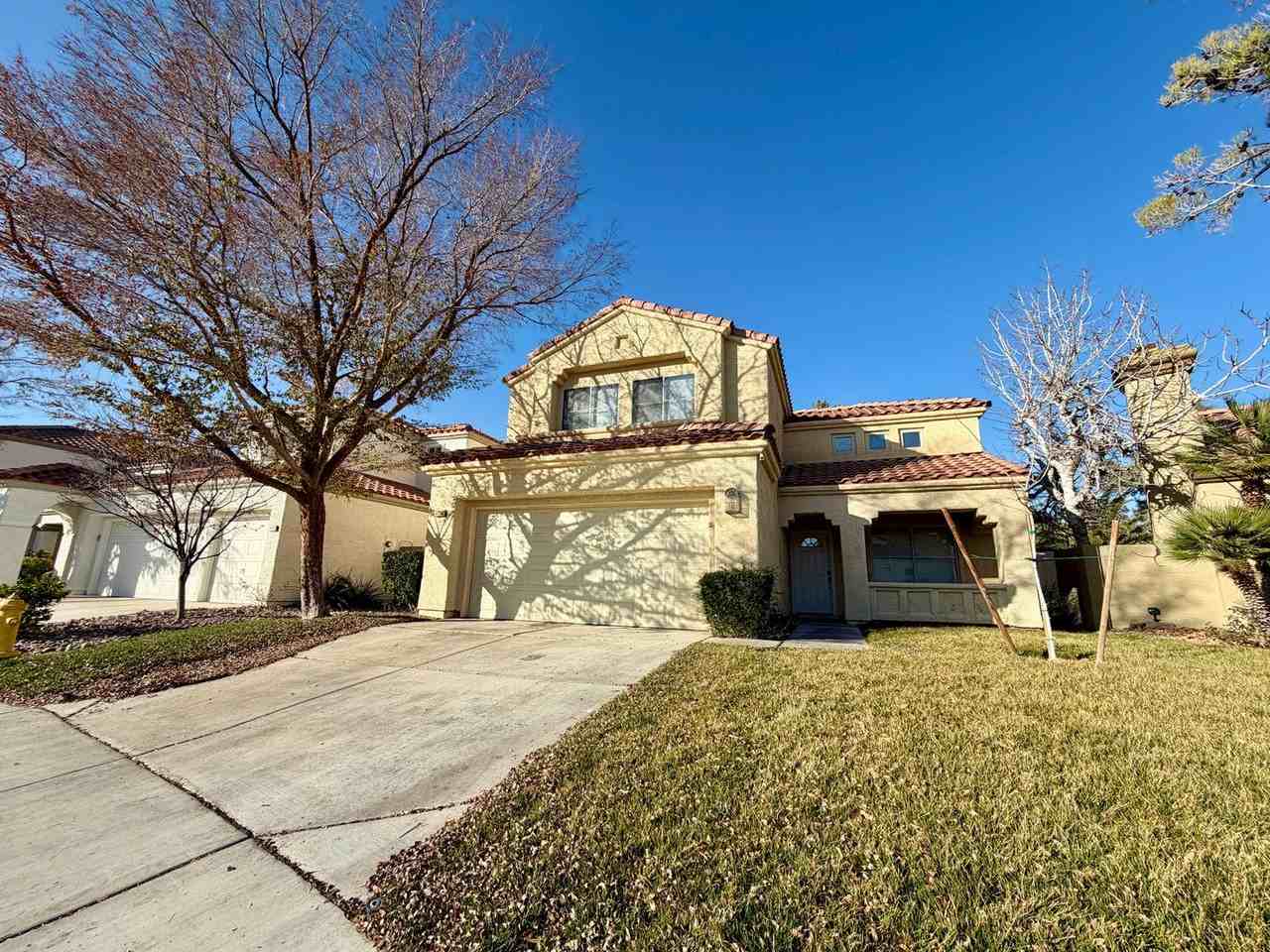 1409 Goldenspur Ln - Photo 2 of 37