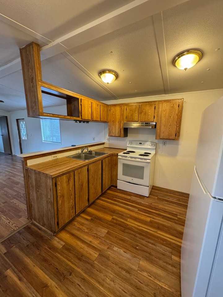91 Ne Darrell Ave - Photo 4 of 15