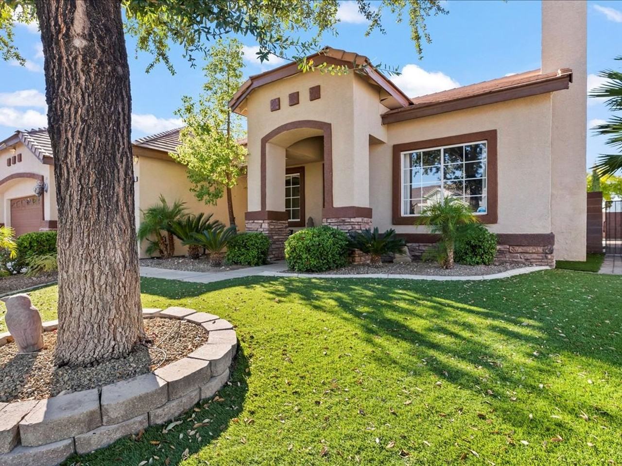 2547 Serenity Hollow Dr - Photo 2 of 42