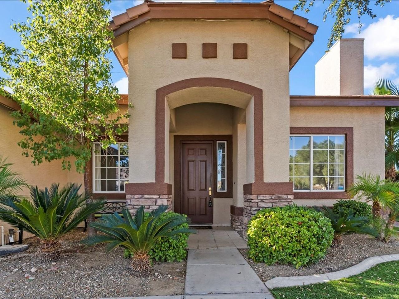 2547 Serenity Hollow Dr - Photo 3 of 42
