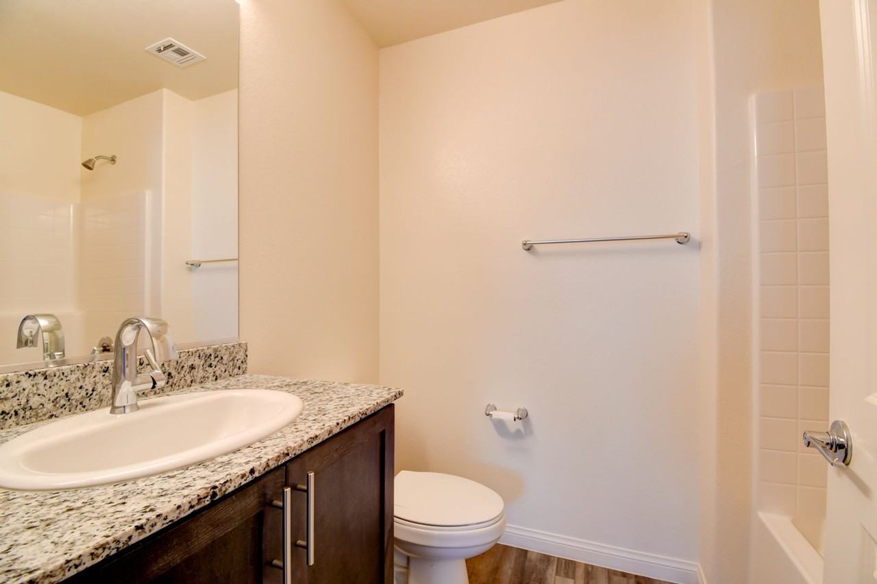 7030 Spicy Merlot St - Photo 3 of 18