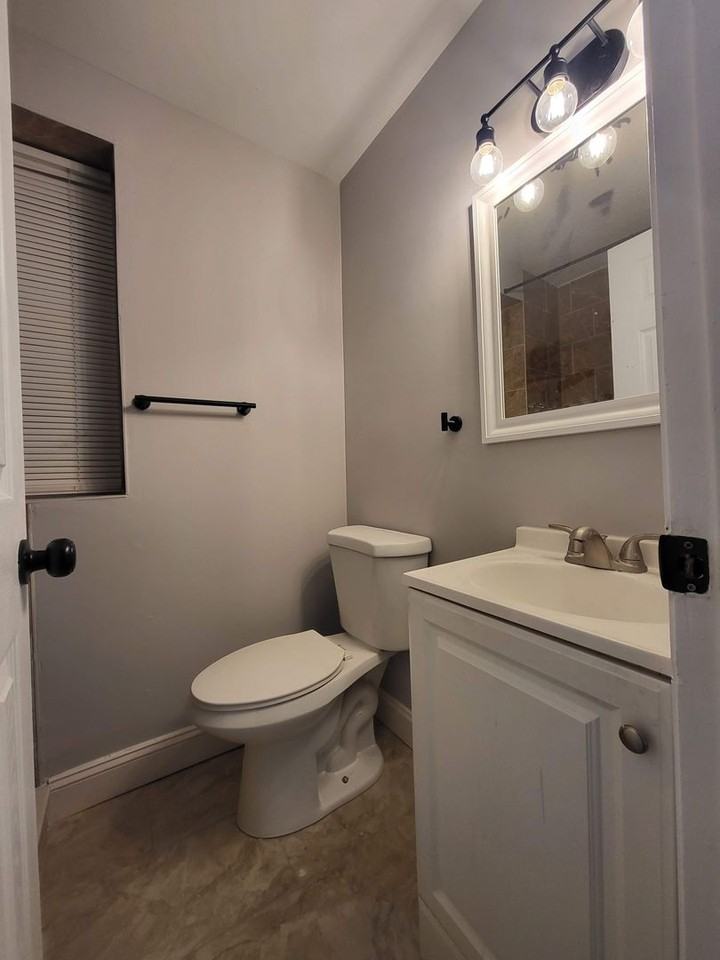 3118 W Wilt St - Photo 5 of 10