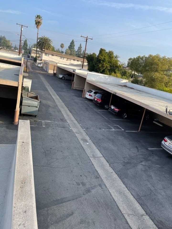 STUNNING APARTMENT! GREAT LOCATION! POOL PROPERTY - Photo 4 of 50